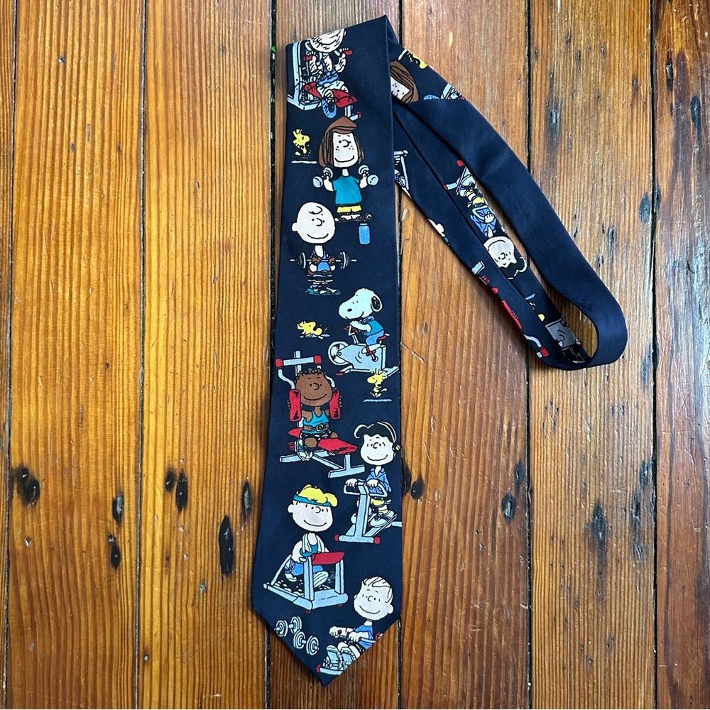 Vintage 90s Peanuts Charlie Brown silk workout tie